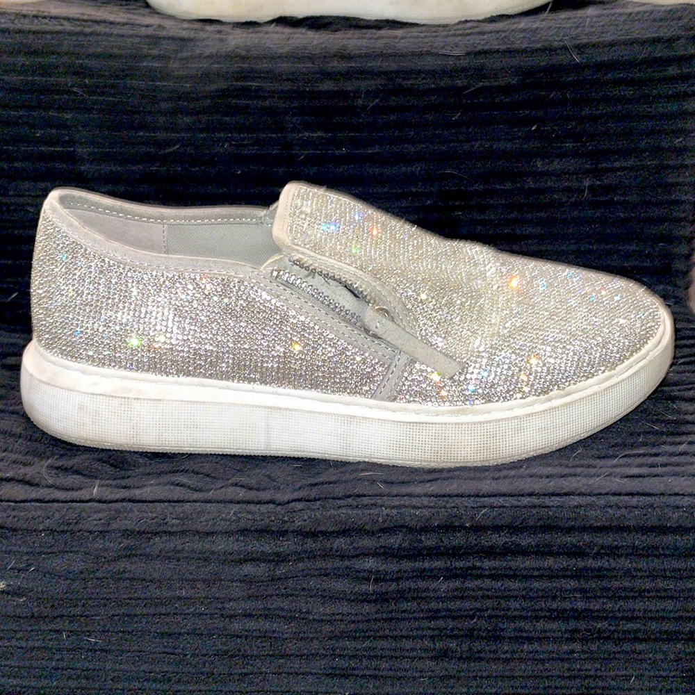 Steve Madden size 9 bedazzled shoes. A few are missing. Don’t really notice.